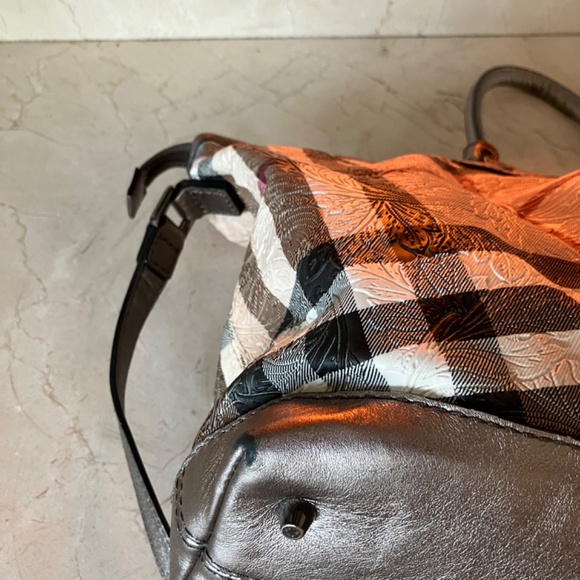 Burberry Floral Embossed Nova Check Tote. 100% Authentic!!! - Picture 11 of 13